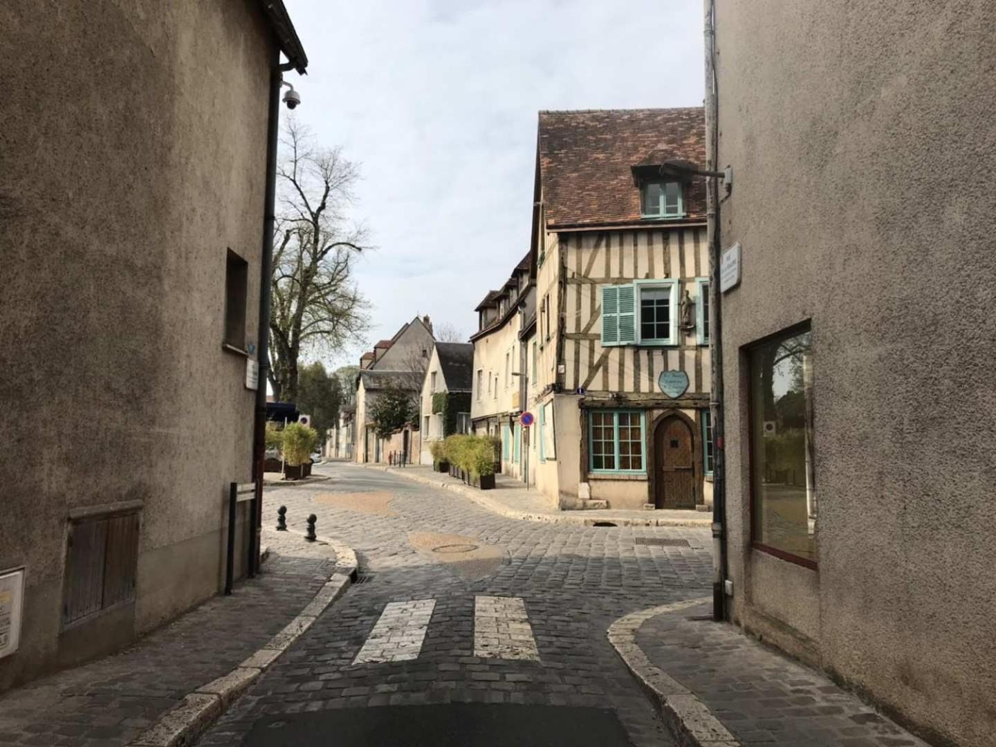 T3 De 55M2 Au Centre De Chartres Avec Parking Apartment Exterior photo